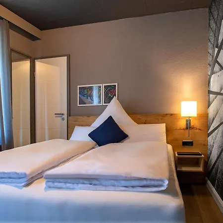 Boutique-hotel Zum Gruenen Baum فندق 3*
