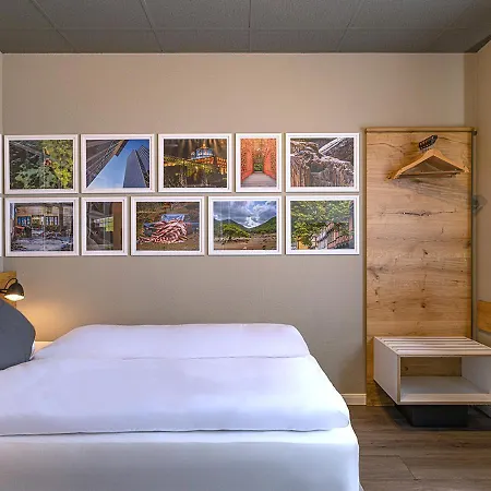 호텔 Boutique-hotel Zum Gruenen Baum 3*