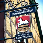 Boutique-hotel Zum Gruenen Baum ホテル
