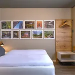 ホテル Boutique-hotel Zum Gruenen Baum 3*
