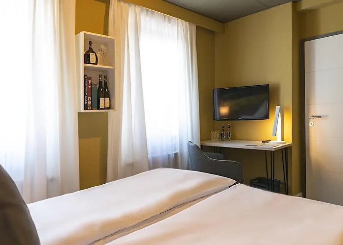 Отель Boutique-hotel Zum Gruenen Baum Альценау